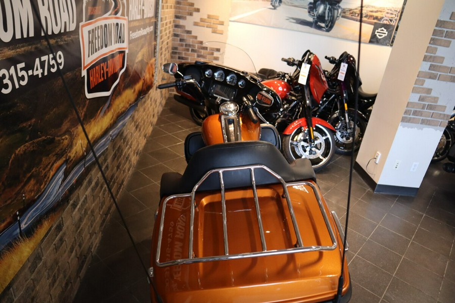 2014 Electra Glide® Ultra Limited (FLHTK)