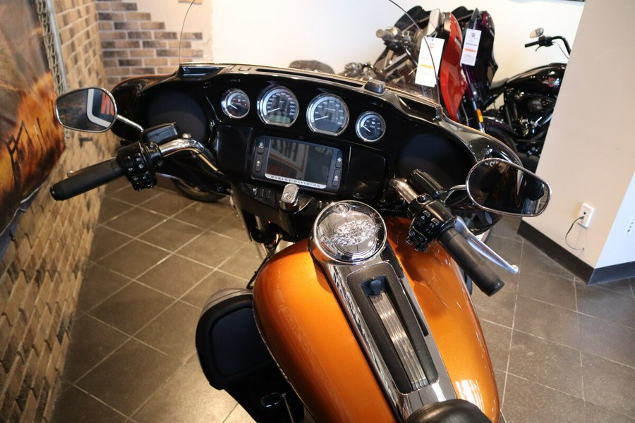 2014 Electra Glide® Ultra Limited (FLHTK)