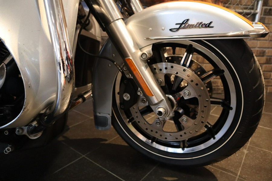 2014 Electra Glide® Ultra Limited (FLHTK)