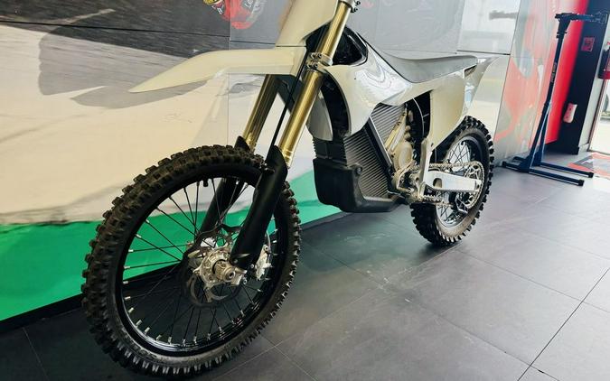 2024 Stark VARG Alpha MX 19"_80HP