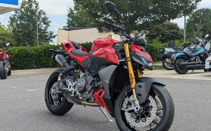2026 Ducati Streetfighter V2 S 896