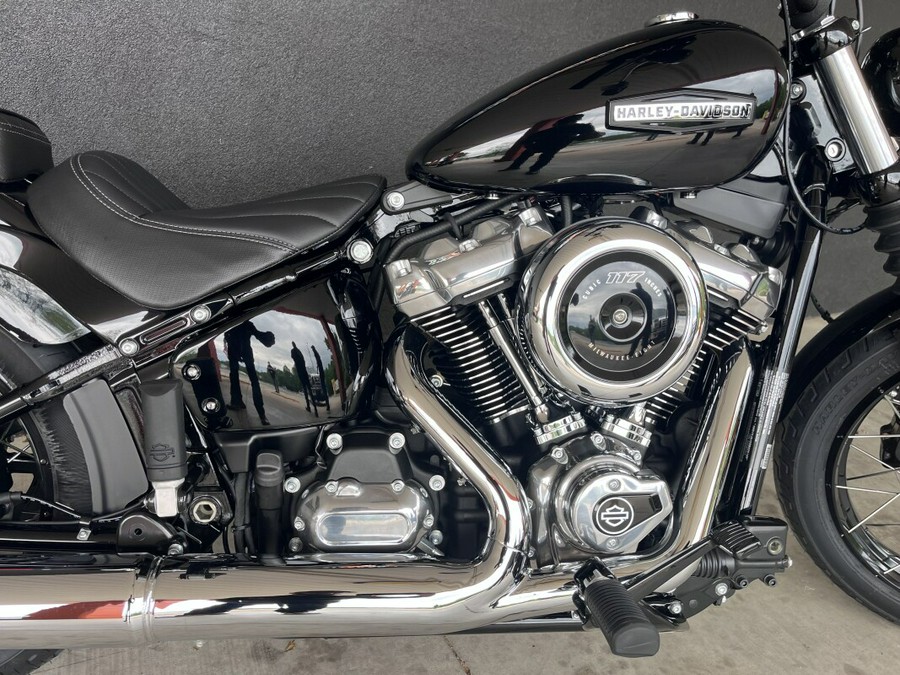 FXBB 2025 Street Bob®