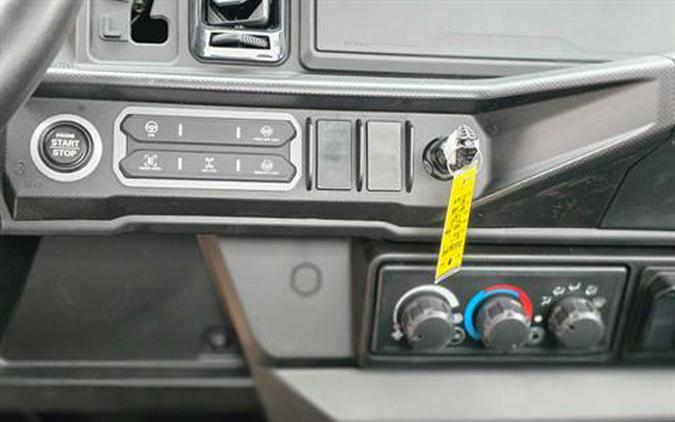 2026 Can-Am Defender XT CAB HD11