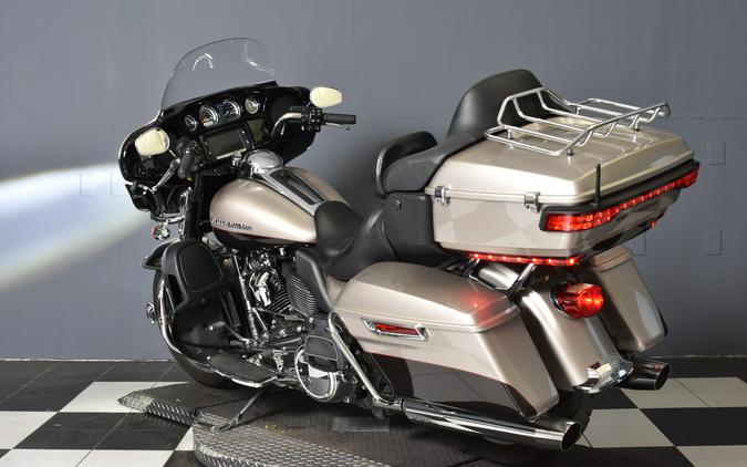 2018 Harley-Davidson Electra Glide Ultra Classic Twisted Cherry/Silver Fortune FLHTK