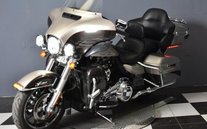 2018 Harley-Davidson Electra Glide Ultra Classic Twisted Cherry/Silver Fortune FLHTK