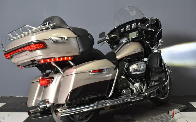 2018 Harley-Davidson Electra Glide Ultra Classic Twisted Cherry/Silver Fortune FLHTK