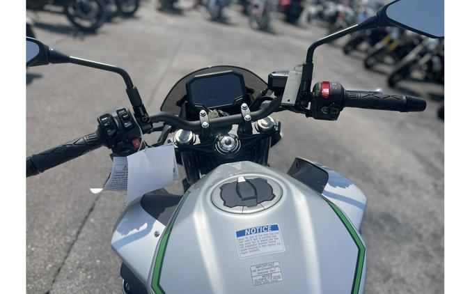 2024 Kawasaki Z7 Hybrid ABS