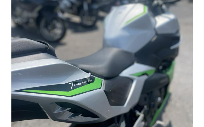 2024 Kawasaki Z7 Hybrid ABS