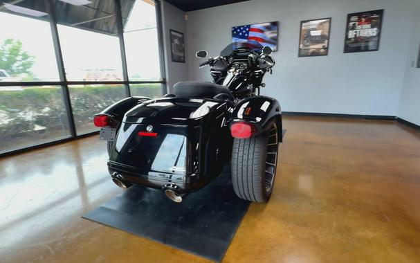 2023 Harley-Davidson® Road Glide® 3 Vivid Black