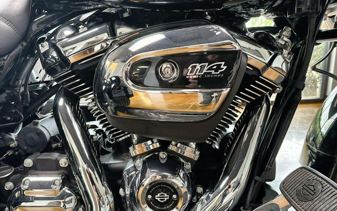 2023 Harley-Davidson® Road Glide® 3 Vivid Black