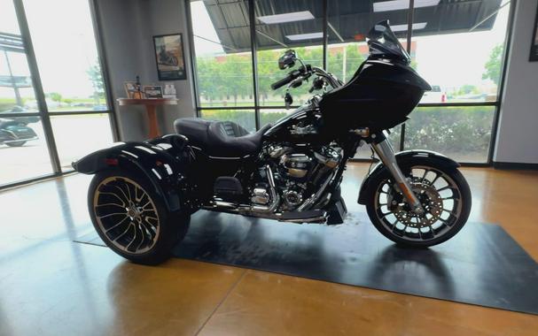 2023 Harley-Davidson® Road Glide® 3 Vivid Black