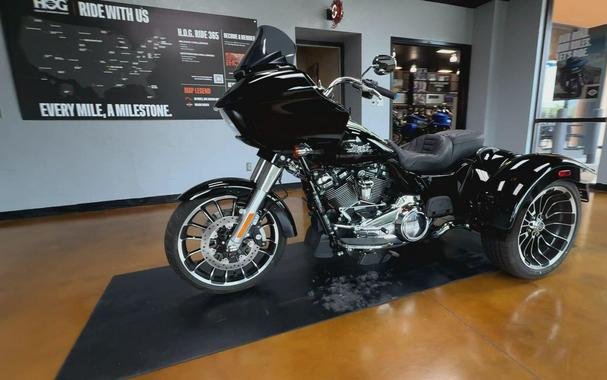 2023 Harley-Davidson® Road Glide® 3 Vivid Black