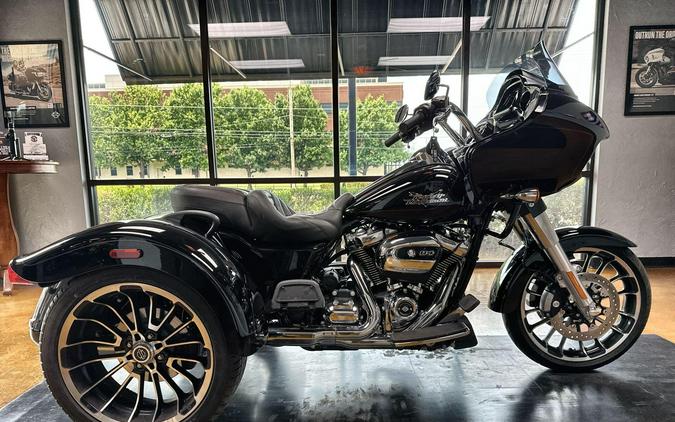2023 Harley-Davidson® Road Glide® 3 Vivid Black