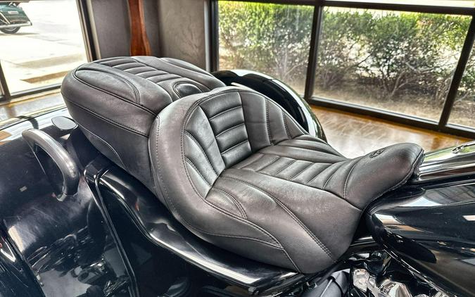2023 Harley-Davidson® Road Glide® 3 Vivid Black