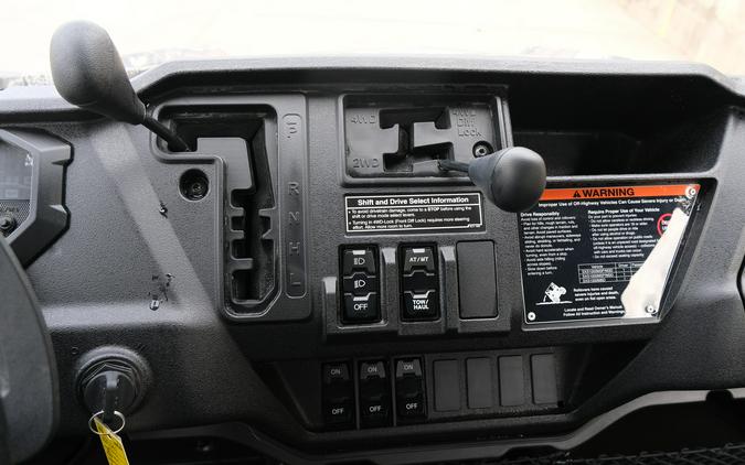 2025 HONDA PIONEER 10006 DELUXE CREW