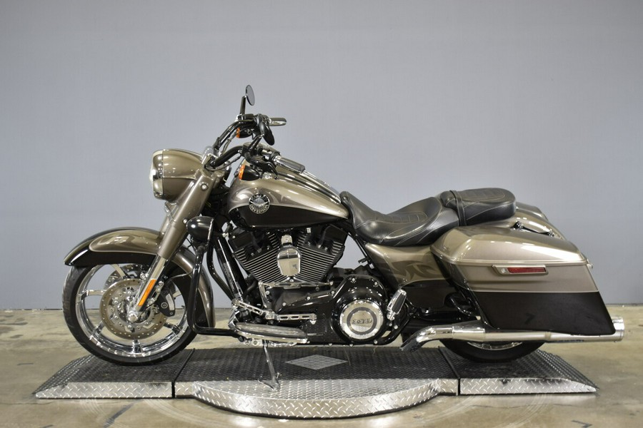 2014 Harley-Davidson CVO Road King