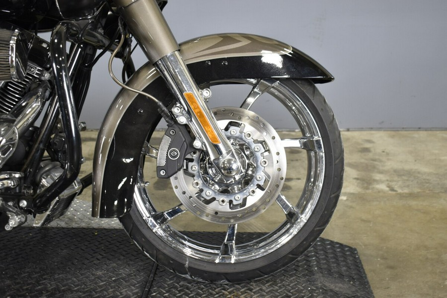 2014 Harley-Davidson CVO Road King