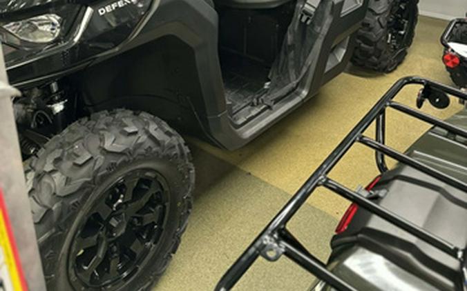 2025 Can-Am Defender DPS HD9
