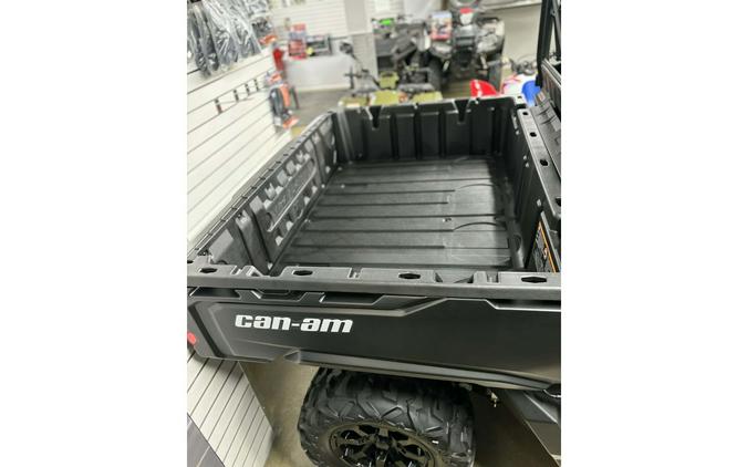2025 Can-Am DEFENDER DPS HD9