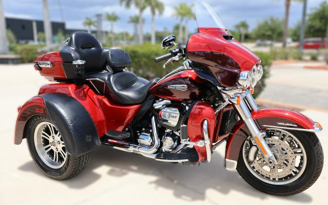 2018 Harley-Davidson Tri Glide Ultra FLHTCUTG