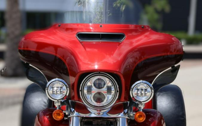 2018 Harley-Davidson Tri Glide Ultra FLHTCUTG