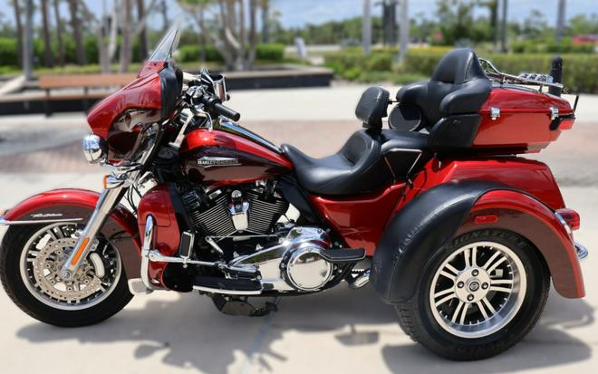 2018 Harley-Davidson Tri Glide Ultra FLHTCUTG