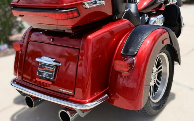 2018 Harley-Davidson Tri Glide Ultra FLHTCUTG