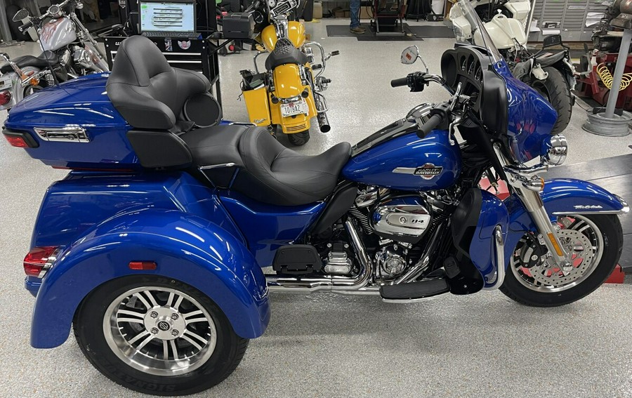 2024 Harley-Davidson Tri Glide Ultra Blue Burst