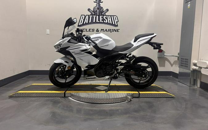 2023 Kawasaki Ninja 400 Metallic Magnetic Dark GrayTwilight Blue