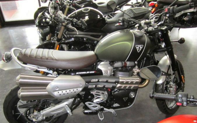 2024 Triumph SCRAMBLER 900 Matt Khaki Green