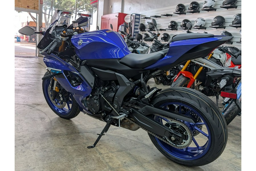 2025 Yamaha YZF-R7 CA