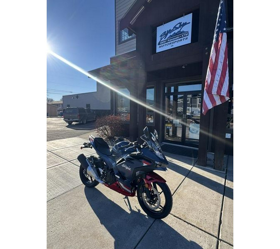 2026 Kawasaki Ninja® 500 ABS Metallic Matte Twilight Blue