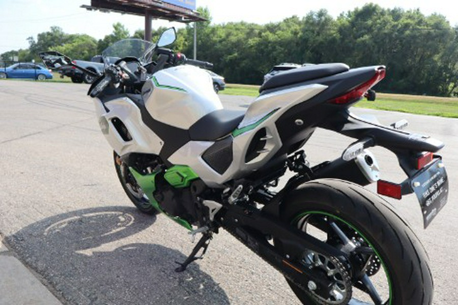 2024 Kawasaki Ninja 7 Hybrid ABS