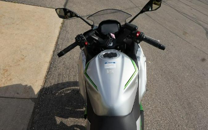 2024 Kawasaki Ninja 7 Hybrid ABS
