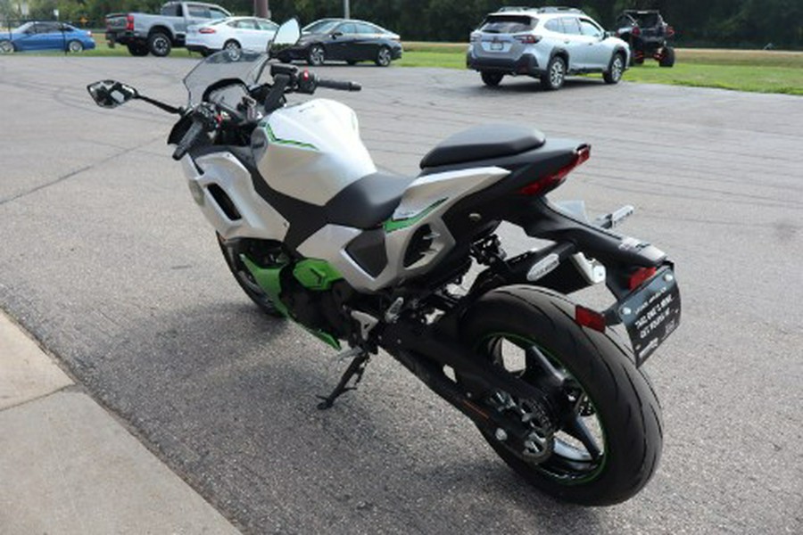 2024 Kawasaki Ninja 7 Hybrid ABS