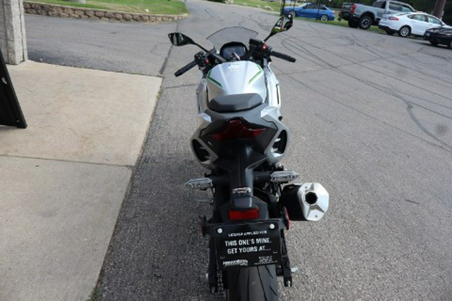 2024 Kawasaki Ninja 7 Hybrid ABS