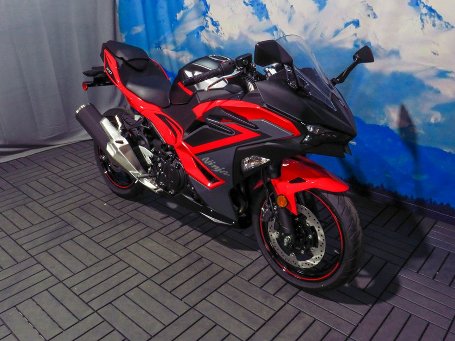 2024 Kawasaki Ninja® 500 ABS Passion Red/Metallic Flat Spark Black