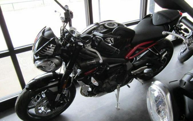 2022 Triumph Street Triple R Low Sapphire Black