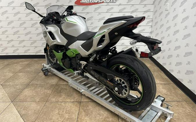 2024 Kawasaki Ninja® 7 Hybrid ABS