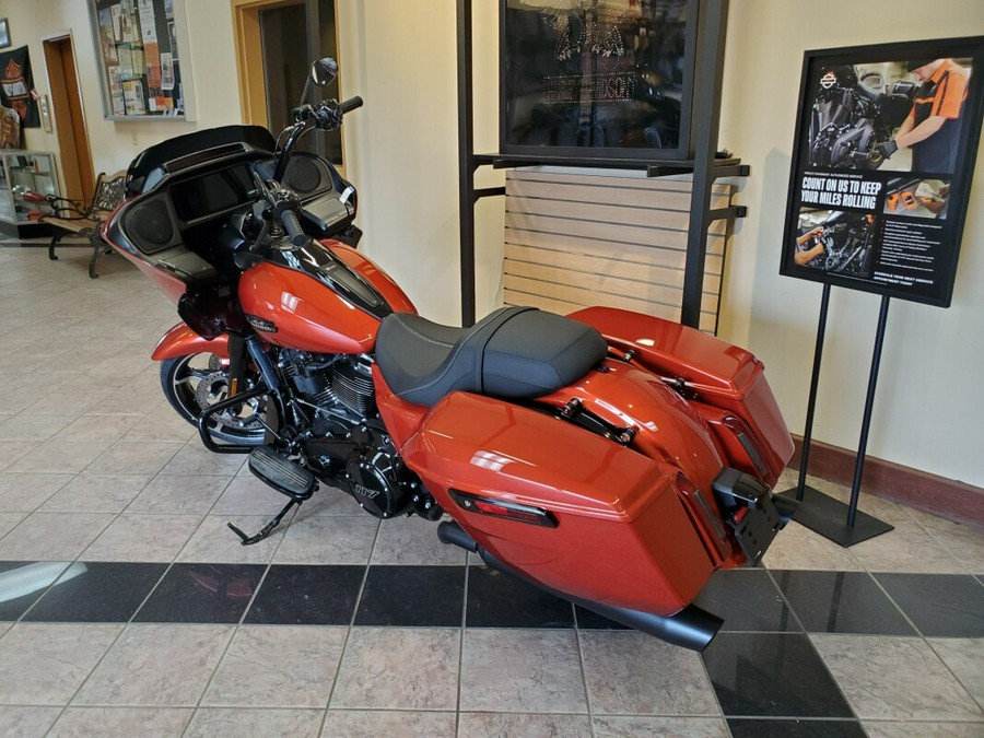 2024 Harley-Davidson Road Glide™ Whiskey Fire - Black Finish