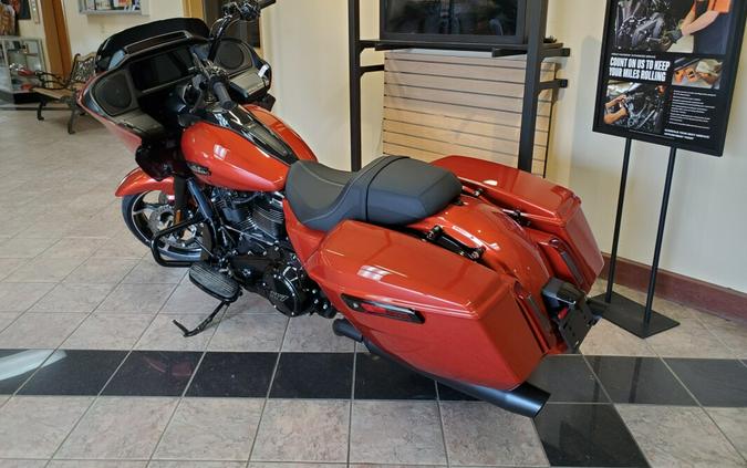 2024 Harley-Davidson Road Glide™ Whiskey Fire - Black Finish