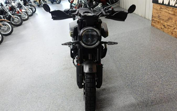 2024 Husqvarna Svartpilen 401