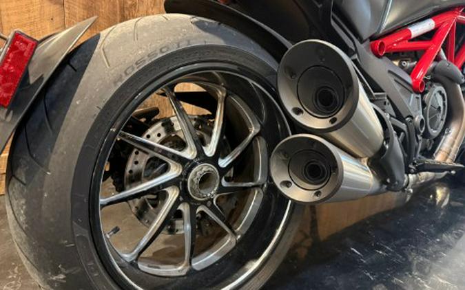 2015 Ducati Diavel Carbon