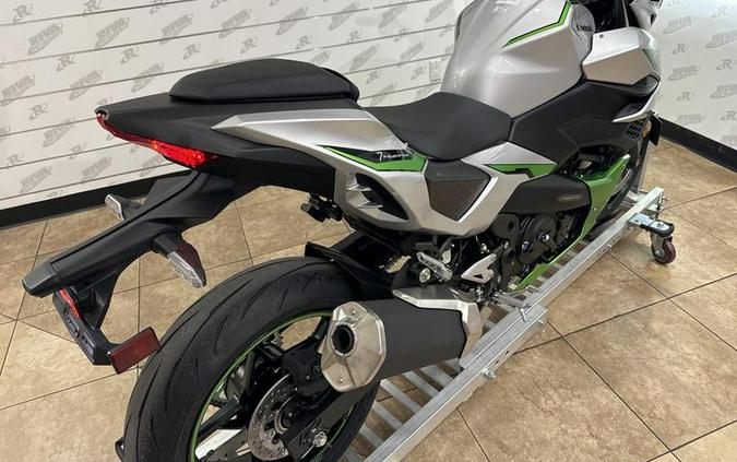 2024 Kawasaki Z7 Hybrid ABS