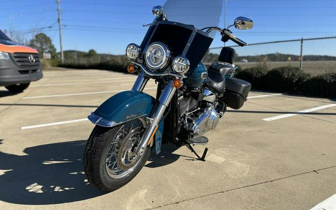 2021 Harley-Davidson® FLHC - Heritage Classic