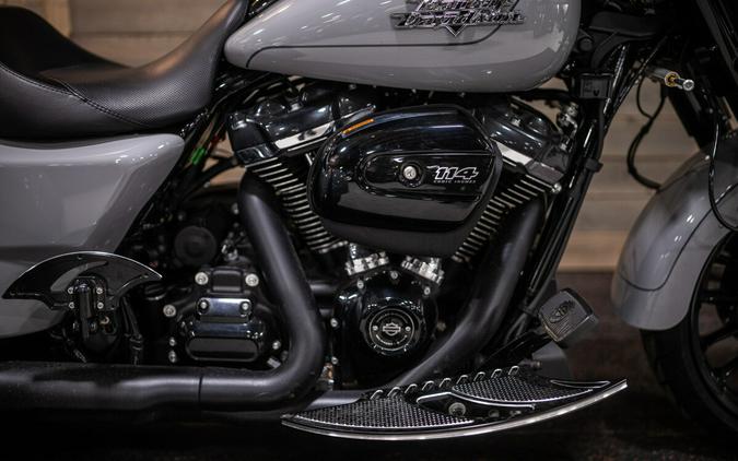 2025 Freewheeler (FLRT)