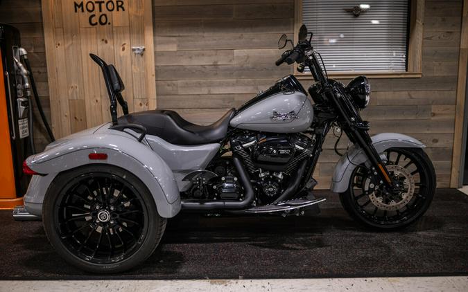 2025 Freewheeler (FLRT)