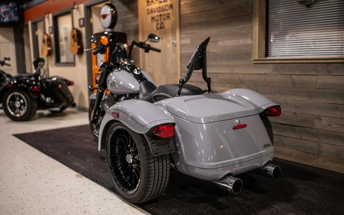 2025 Freewheeler (FLRT)