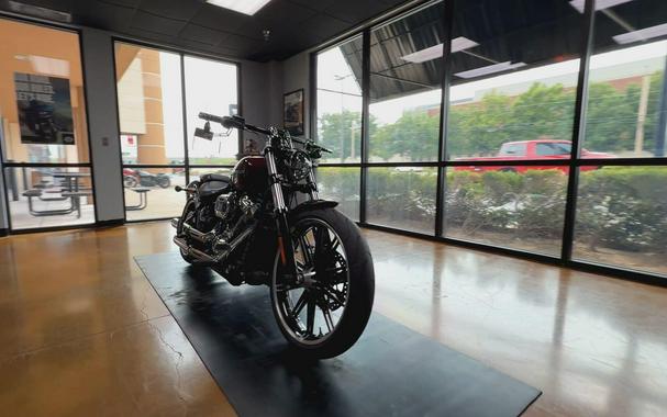 2018 Harley-Davidson® Breakout® 114 Twisted Cherry