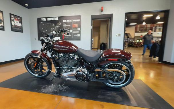 2018 Harley-Davidson® Breakout® 114 Twisted Cherry